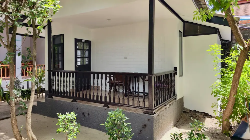 lamai-fan-bungalow-outside lamai-fan-bungalow-outside