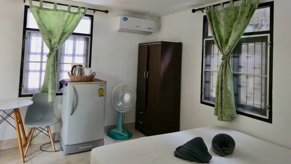 Lamai-standard-fan-bungalow-amenities