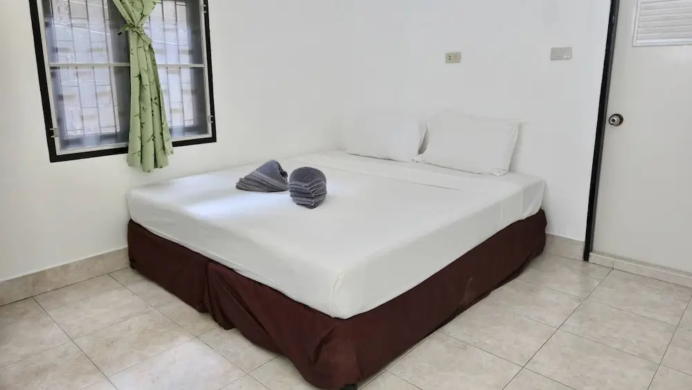 Lamai-standard-fan-bungalow-bed