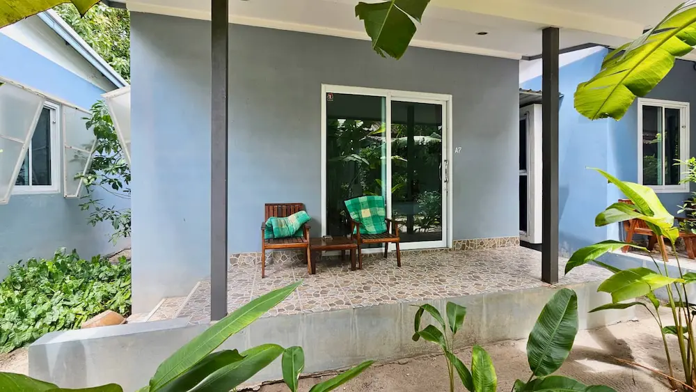 lamai-bungalow-ac-outside