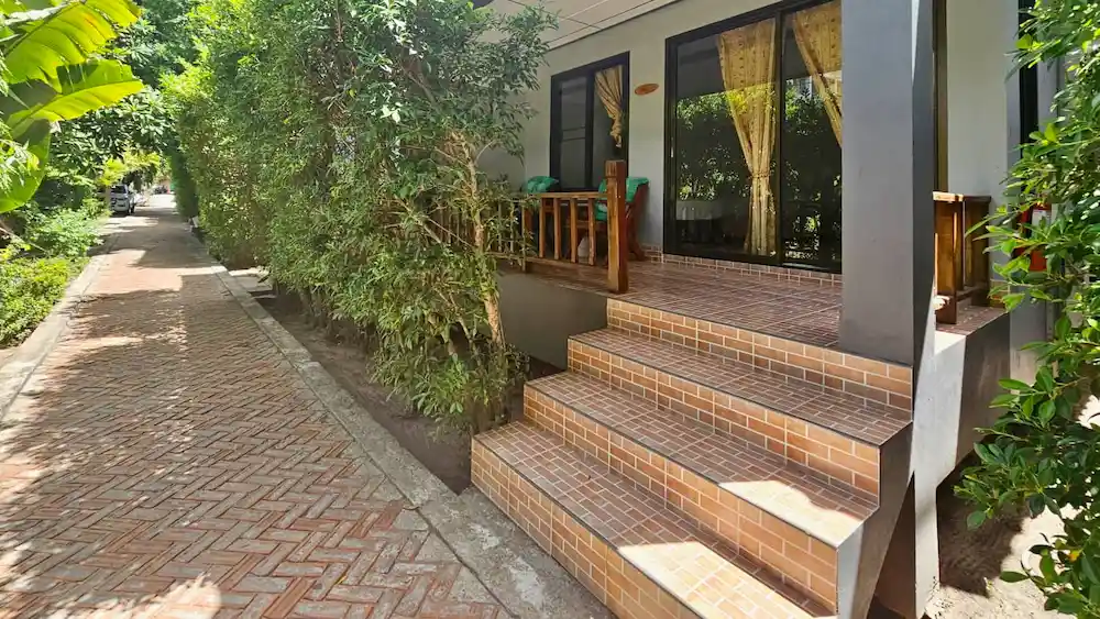 lamai-deluxe-bungalow-outside