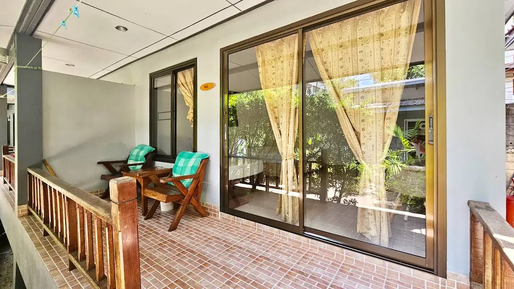 Lamai-deluxe-bungalow-terrasse