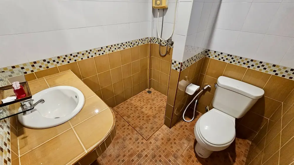 Lamai-deluxe-bungalow-wc